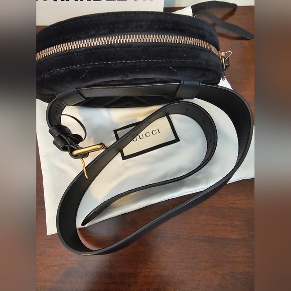 Gucci GG Marmont Velvet Belt Bag - Picture 10 of 16